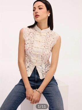 Commense  Lace Mandarin Collar Pearl button Sleeveless Top